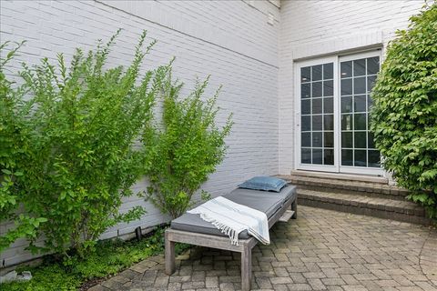 Tiny photo for 617 S Washington Street, Hinsdale, IL 60521 (MLS # 12561897)