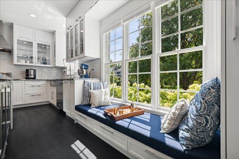 Tiny photo for 617 S Washington Street, Hinsdale, IL 60521 (MLS # 12561897)