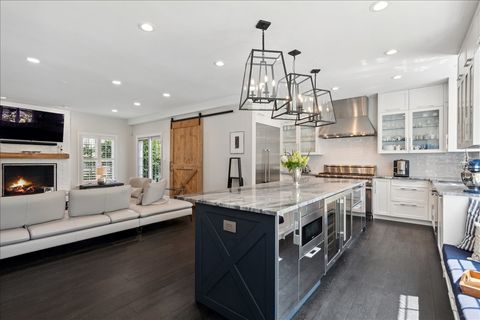 Tiny photo for 617 S Washington Street, Hinsdale, IL 60521 (MLS # 12561897)