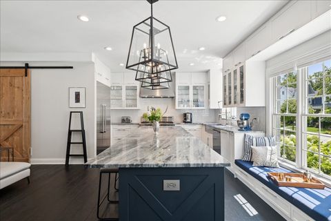 Tiny photo for 617 S Washington Street, Hinsdale, IL 60521 (MLS # 12561897)