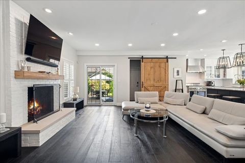 Tiny photo for 617 S Washington Street, Hinsdale, IL 60521 (MLS # 12561897)