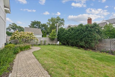 Tiny photo for 617 S Washington Street, Hinsdale, IL 60521 (MLS # 12561897)