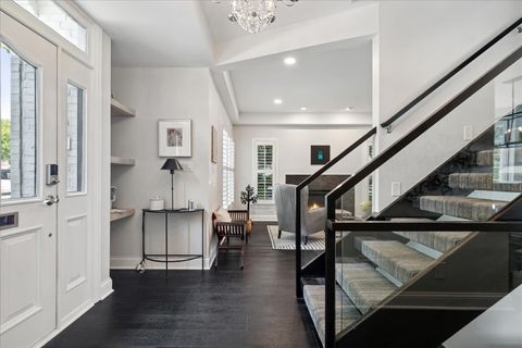 Tiny photo for 617 S Washington Street, Hinsdale, IL 60521 (MLS # 12561897)