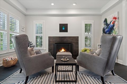 Tiny photo for 617 S Washington Street, Hinsdale, IL 60521 (MLS # 12561897)