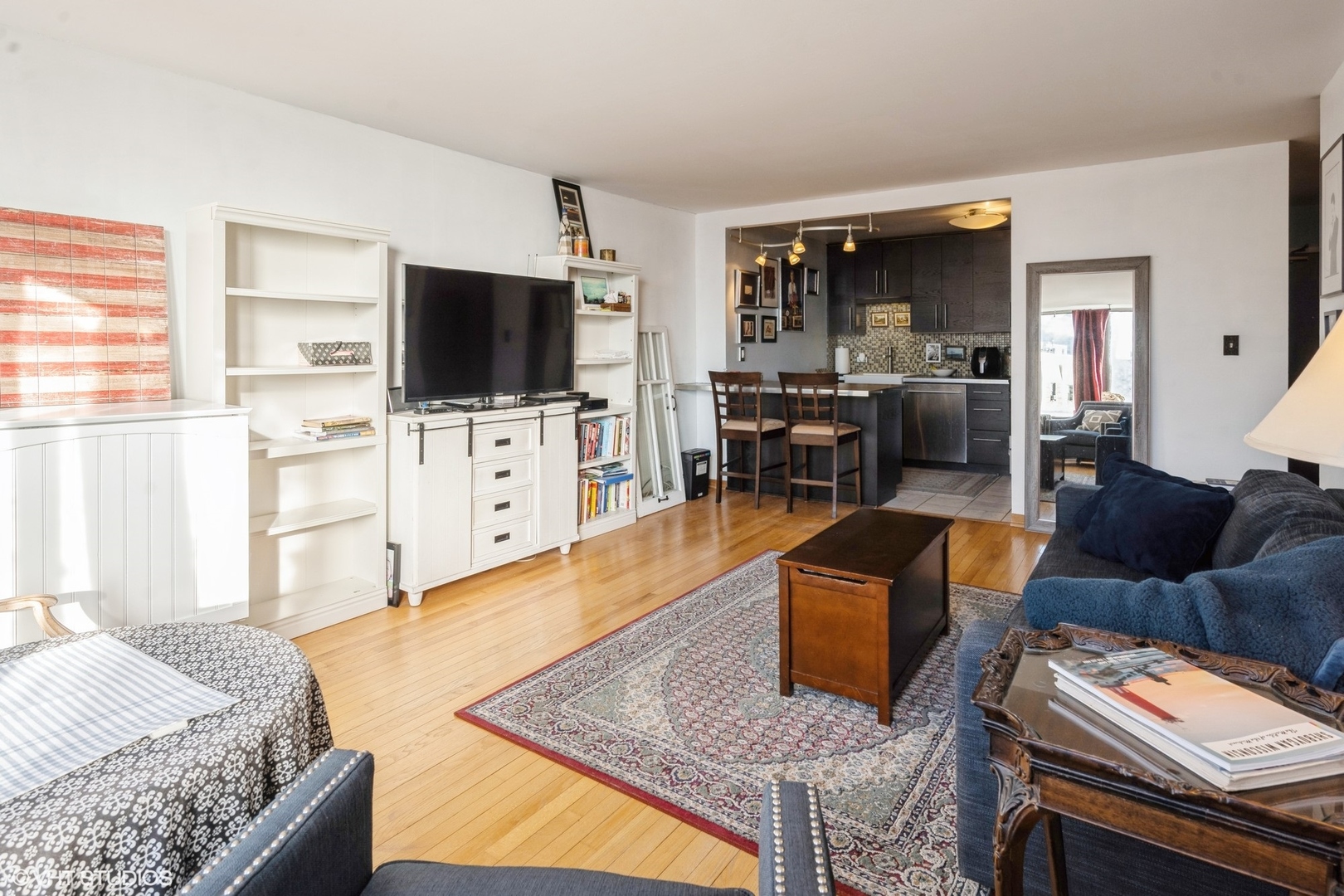 3930 N Pine Grove Avenue 604