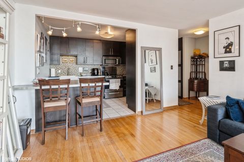 Tiny photo for 3930 N Pine Grove Avenue #604, Chicago, IL 60613 (MLS # 12447008)