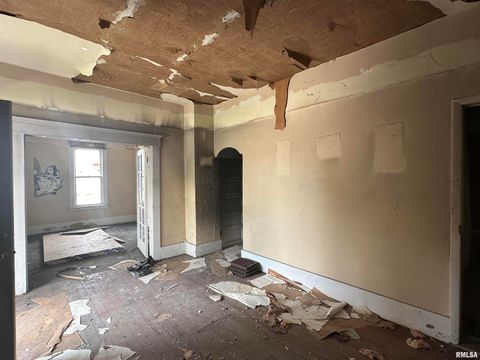 Tiny photo for 103 N 7TH Street, Murphysboro, IL 62966 (MLS # EB454181)