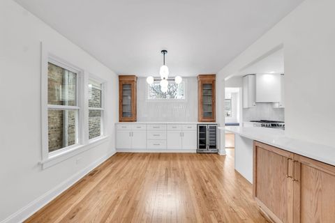 Tiny photo for 511 Highland Avenue, Oak Park, IL 60304 (MLS # 12561058)