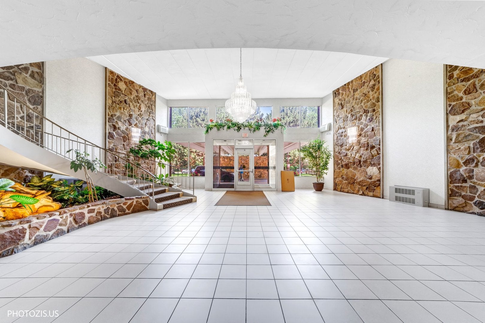 18 E Old Willow Road 101N