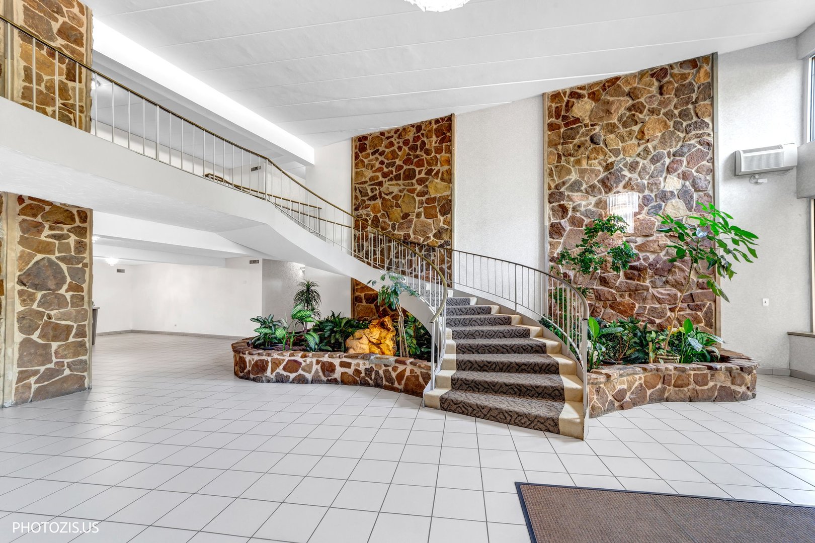 18 E Old Willow Road 101N