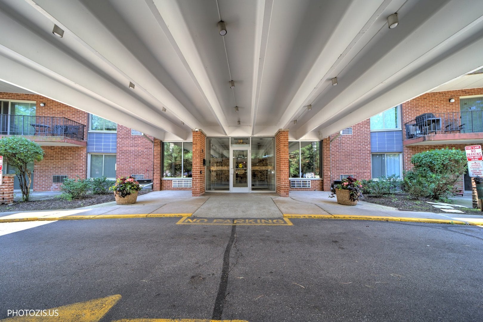 18 E Old Willow Road 101N