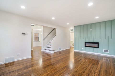 Tiny photo for 7604 S CAMPBELL Avenue, Chicago, IL 60652 (MLS # 12592053)