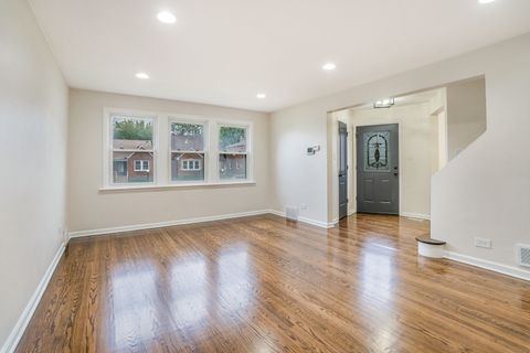 Tiny photo for 7604 S CAMPBELL Avenue, Chicago, IL 60652 (MLS # 12592053)