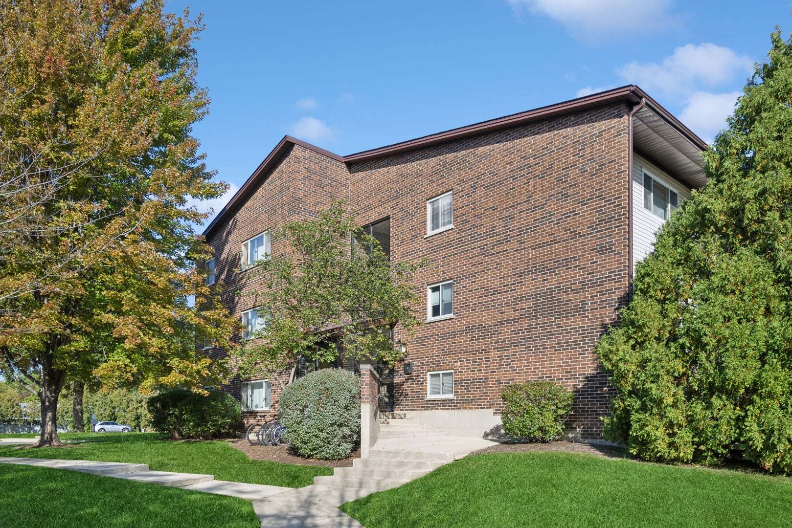 660 Perrie Drive 201
