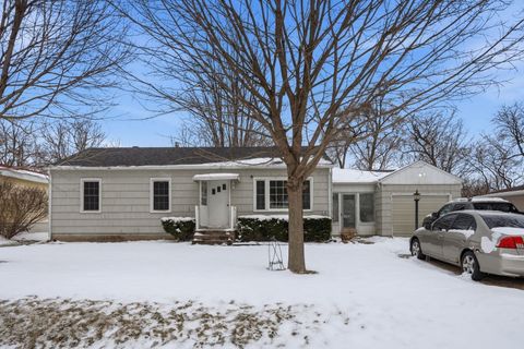 Photo of 3820 15th Street, Moline, IL 51265 (MLS # 12609430)