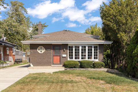 Photo of 5628 W Hawthorne Avenue, Berkeley, IL 60163 (MLS # 12489948)