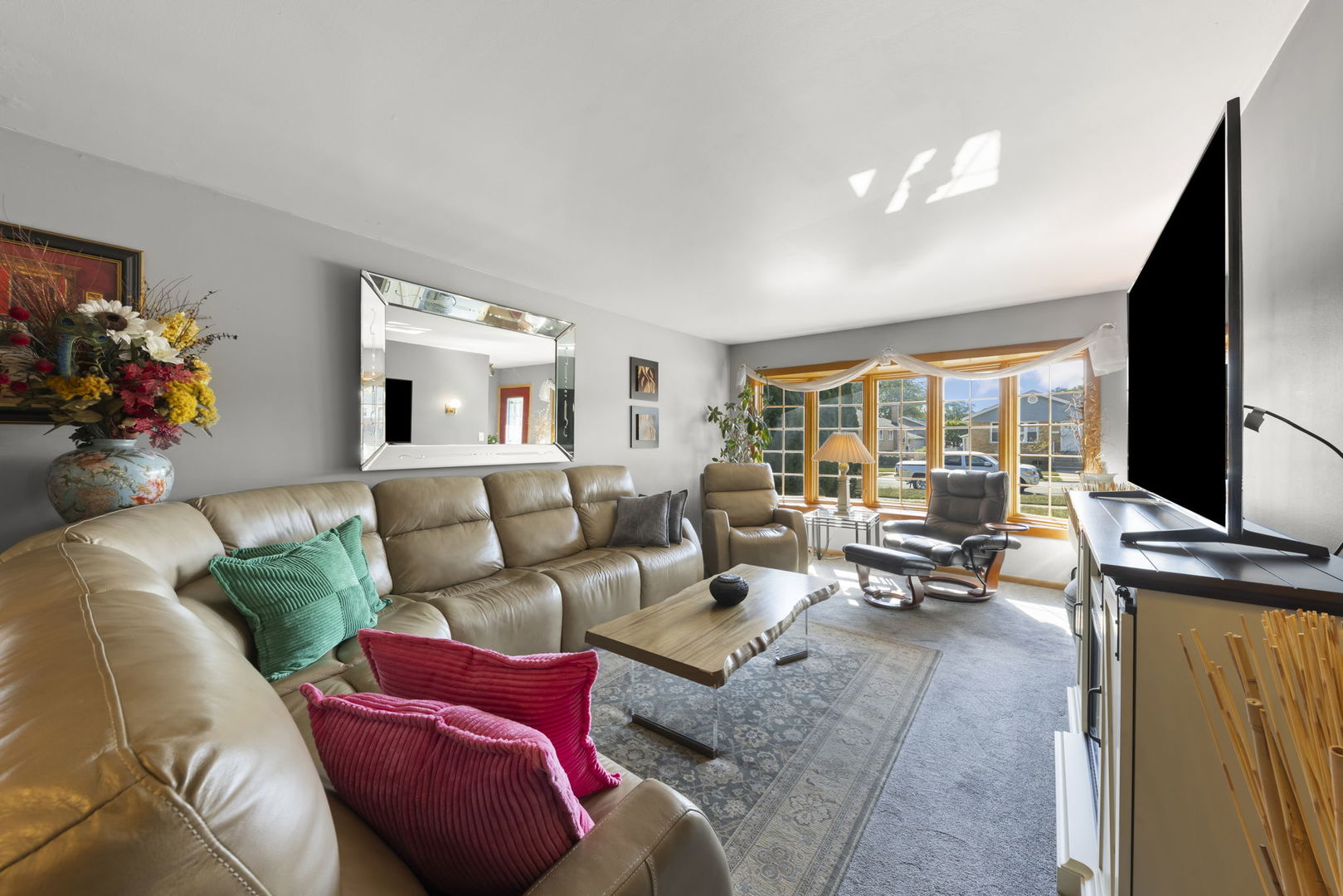 5628 W Hawthorne Avenue