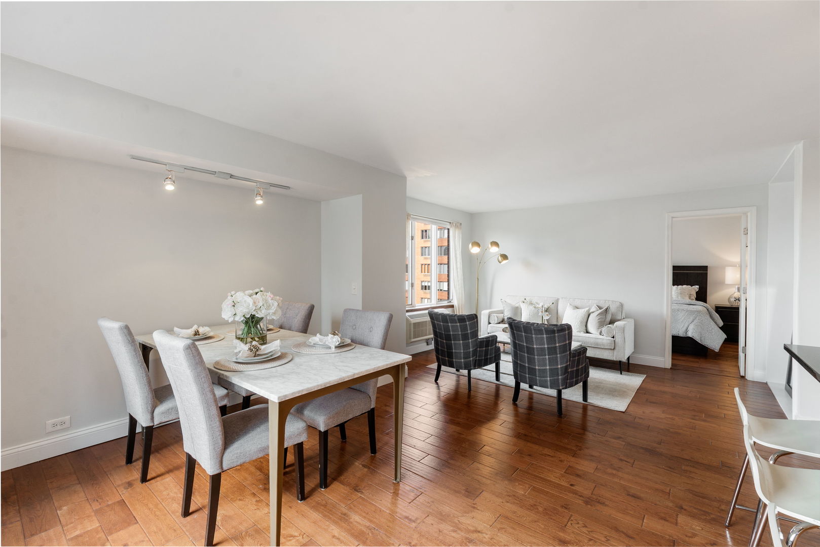 801 S Plymouth Court 602