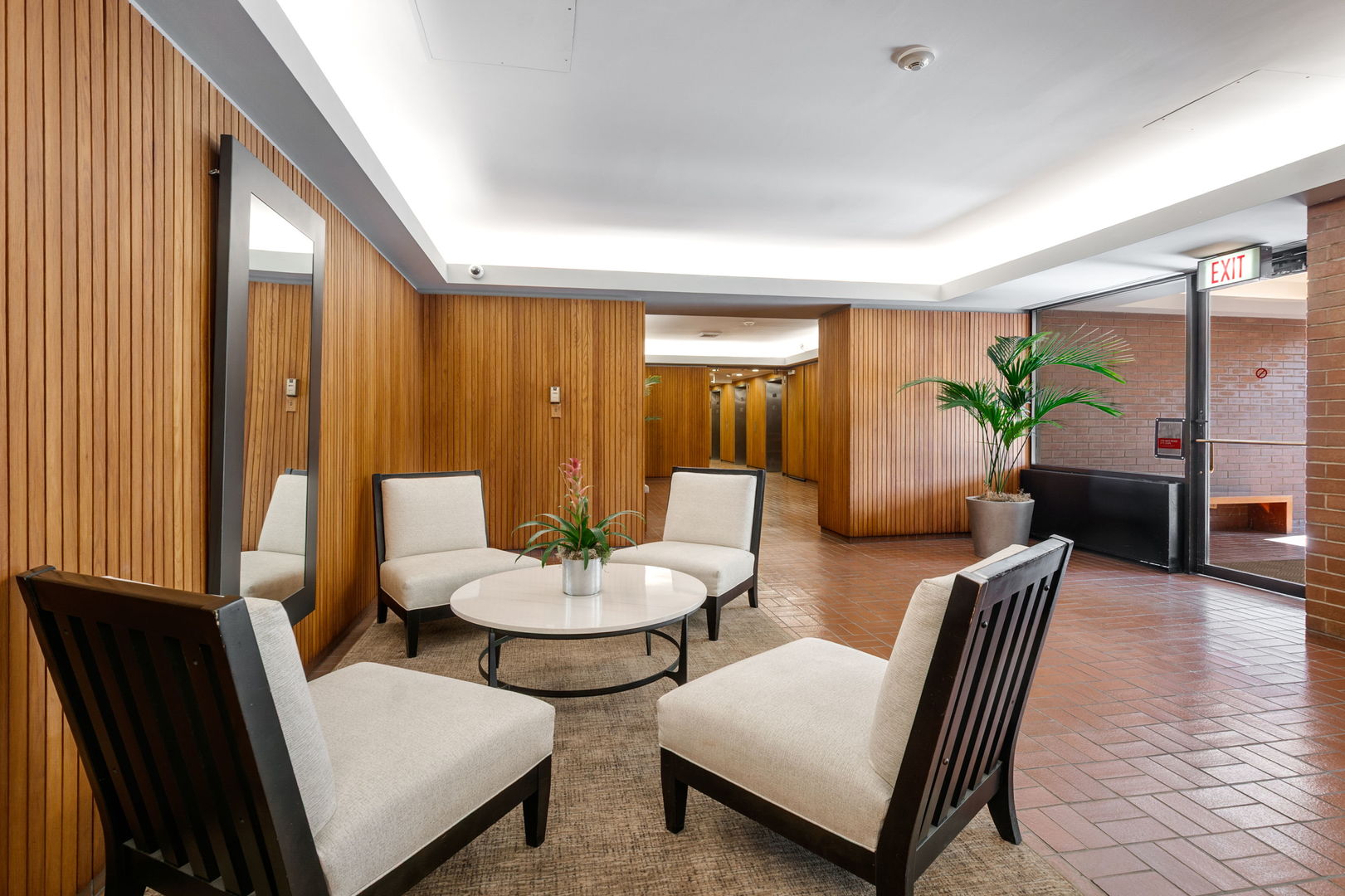 801 S Plymouth Court 602