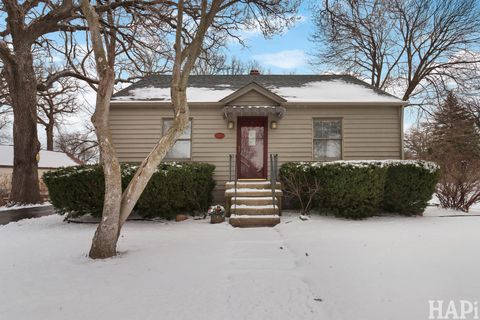 Photo of 27 Oak Lane Drive, Lake Villa, IL 60046 (MLS # 12597040)