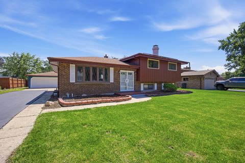 Tiny photo for 191 Montclare Lane, Wood Dale, IL 60191 (MLS # 12687719)