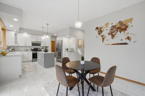 Tiny photo for 15W641 81st Street, Burr Ridge, IL 60527 (MLS # 12589285)