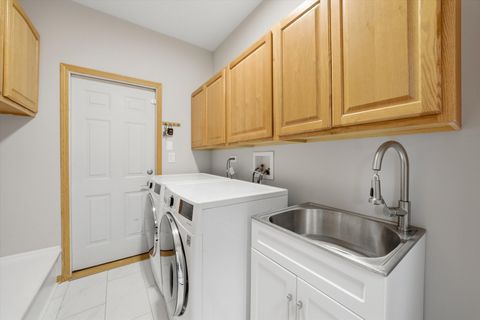 Tiny photo for 15W641 81st Street, Burr Ridge, IL 60527 (MLS # 12589285)