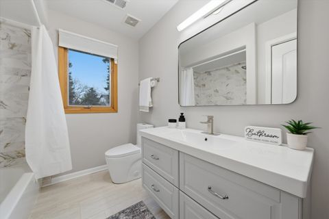 Tiny photo for 15W641 81st Street, Burr Ridge, IL 60527 (MLS # 12589285)