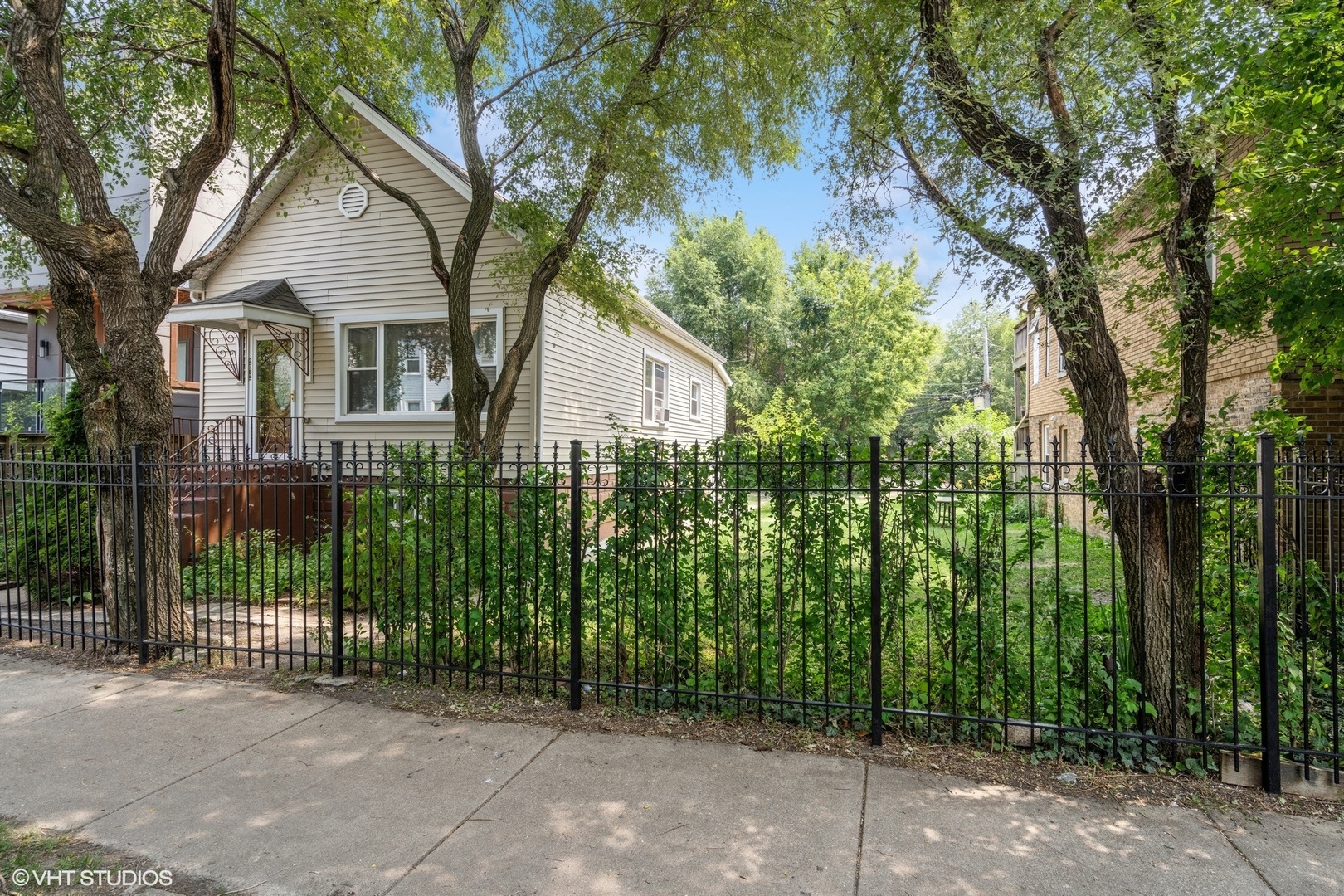 2759-2761 W Francis Place