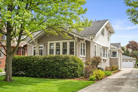 Photo of 405 N Washington Avenue, Park Ridge, IL 60068 (MLS # 12640365)