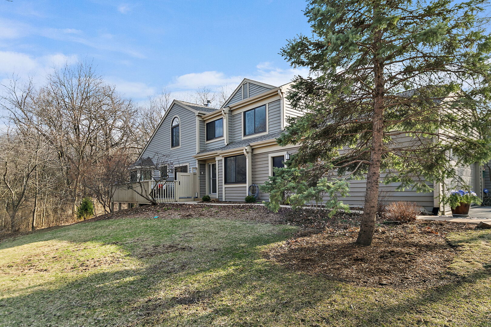 233 North Bay Court 1121