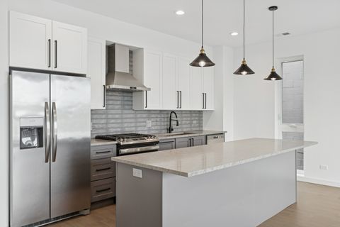 Tiny photo for 5824 N Lincoln Avenue #1N, Chicago, IL 60659 (MLS # 12526689)