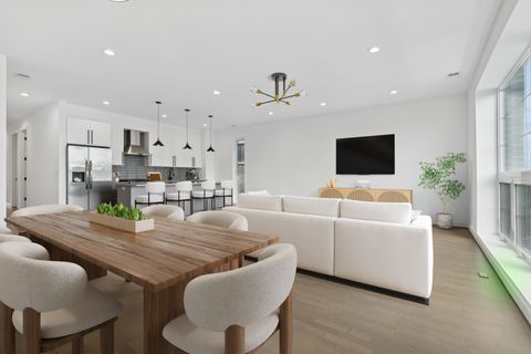 Tiny photo for 5824 N Lincoln Avenue #1N, Chicago, IL 60659 (MLS # 12526689)