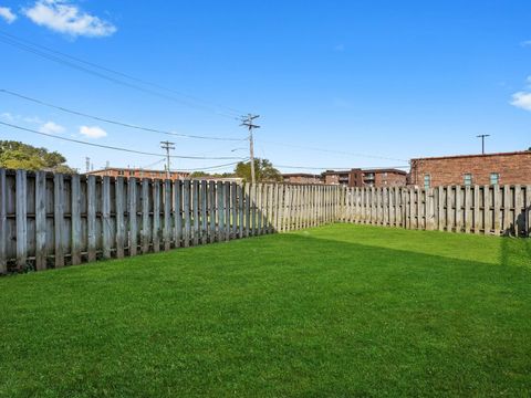 Tiny photo for 14541 S MARQUETTE Avenue, Burnham, IL 60633 (MLS # 12621937)