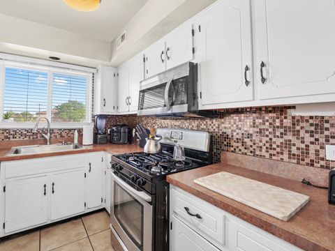 Tiny photo for 14541 S MARQUETTE Avenue, Burnham, IL 60633 (MLS # 12621937)