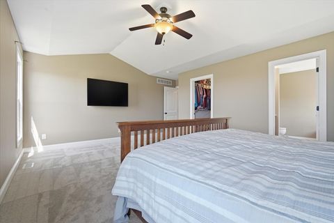 Tiny photo for 10372 Lyonheart Lane, Bloomington, IL 61705 (MLS # 12624275)