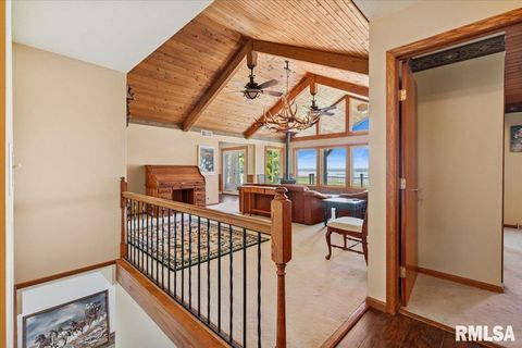 Tiny photo for 1650 468th Avenue, Clinton, IA 52732 (MLS # QC4268102)