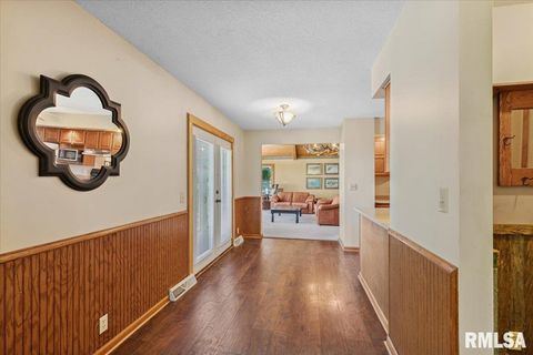 Tiny photo for 1650 468th Avenue, Clinton, IA 52732 (MLS # QC4268102)