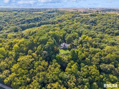 Tiny photo for 1650 468th Avenue, Clinton, IA 52732 (MLS # QC4268102)