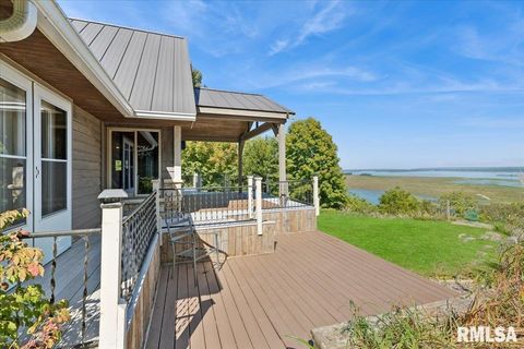 Tiny photo for 1650 468th Avenue, Clinton, IA 52732 (MLS # QC4268102)