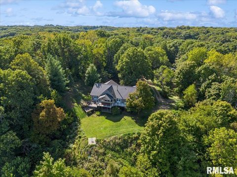 Tiny photo for 1650 468th Avenue, Clinton, IA 52732 (MLS # QC4268102)