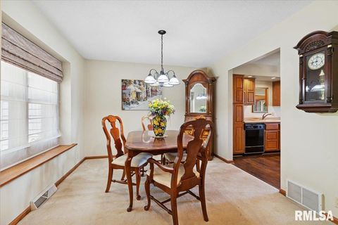 Tiny photo for 1650 468th Avenue, Clinton, IA 52732 (MLS # QC4268102)