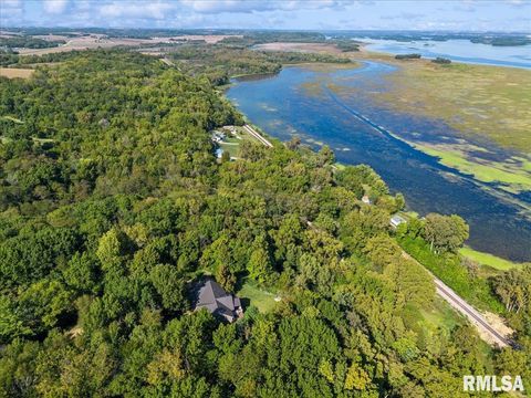 Tiny photo for 1650 468th Avenue, Clinton, IA 52732 (MLS # QC4268102)