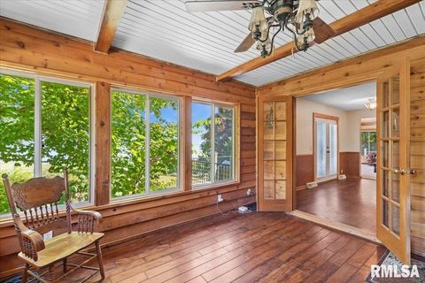 Tiny photo for 1650 468th Avenue, Clinton, IA 52732 (MLS # QC4268102)