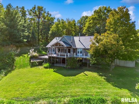 Tiny photo for 1650 468th Avenue, Clinton, IA 52732 (MLS # QC4268102)