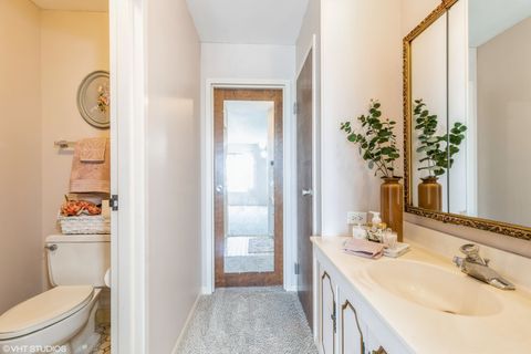 Tiny photo for 900 W Sunset Drive #405, Glenwood, IL 60425 (MLS # 12411790)