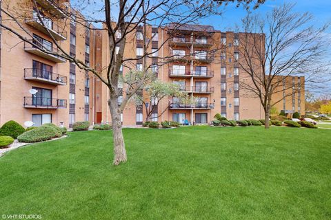 Tiny photo for 900 W Sunset Drive #405, Glenwood, IL 60425 (MLS # 12411790)