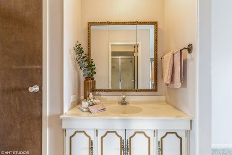 Tiny photo for 900 W Sunset Drive #405, Glenwood, IL 60425 (MLS # 12411790)