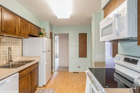 Tiny photo for 900 W Sunset Drive #405, Glenwood, IL 60425 (MLS # 12411790)