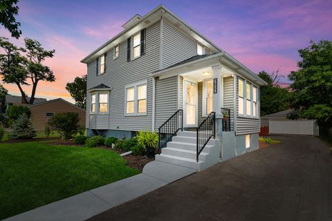 Tiny photo for 3827 HOLLYWOOD Avenue, Brookfield, IL 60513 (MLS # 12485736)